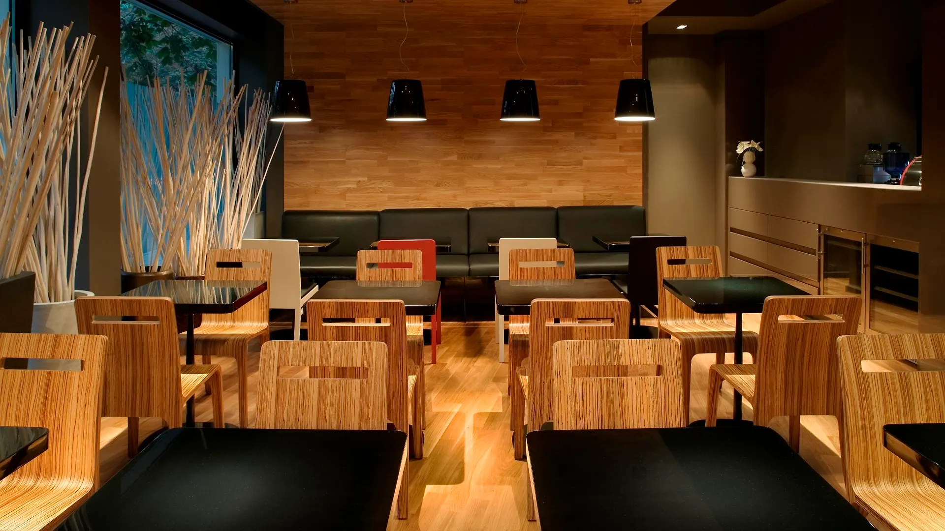 וארנה Modus Hotel 4*,