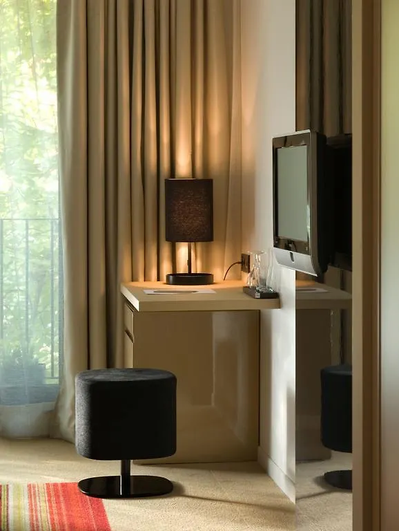 וארנה Modus Hotel 4*,