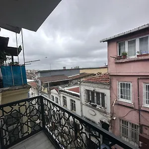  Apart Otel Taksim Larissa Türkiye